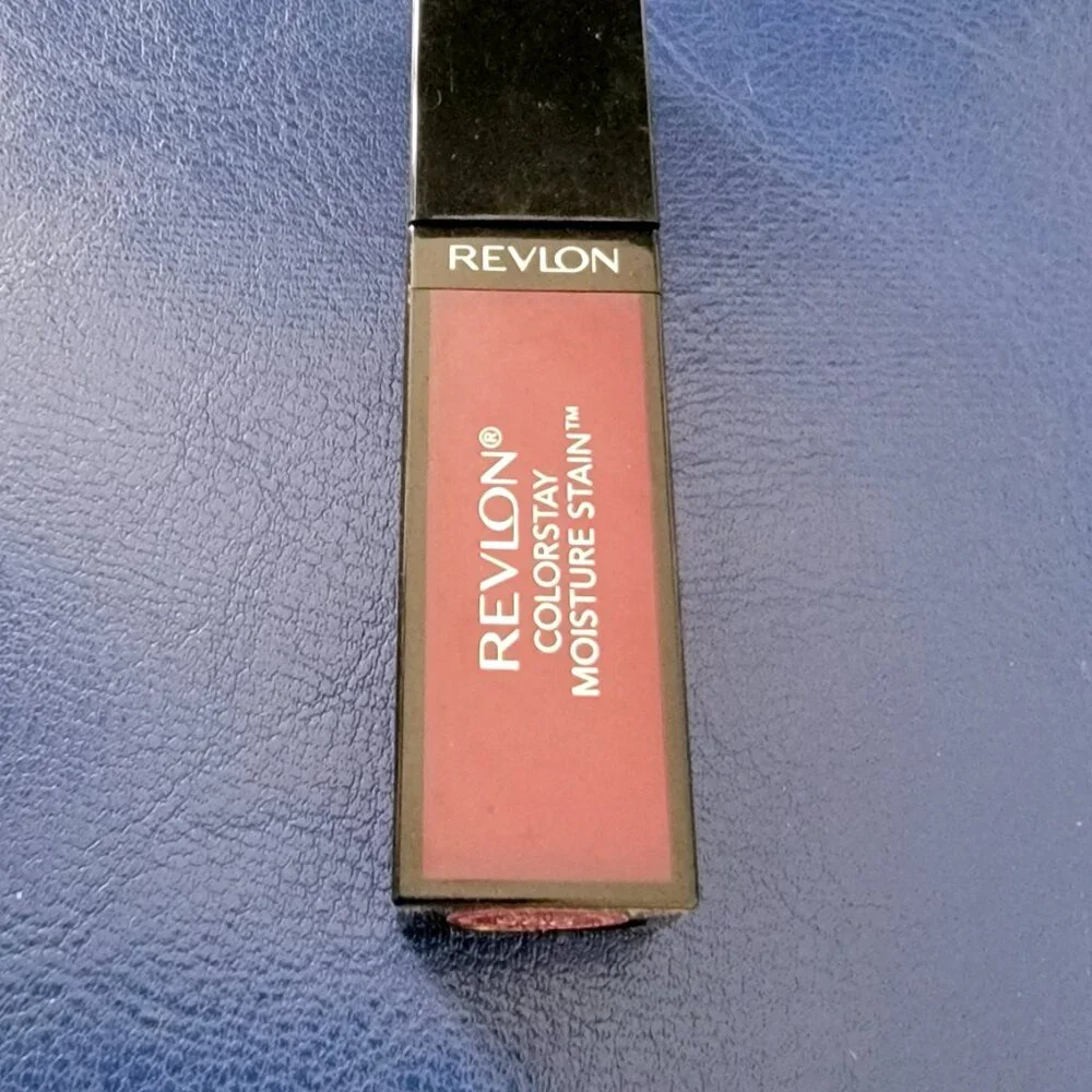 Revlon ColorStay Moisture Stain Lipstick Shade 005 Parisian Passion